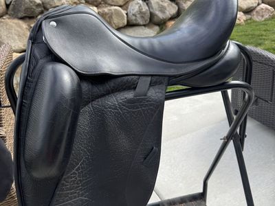 Custom Icon Star Saddle – 17.5” – Medium Wide Tree