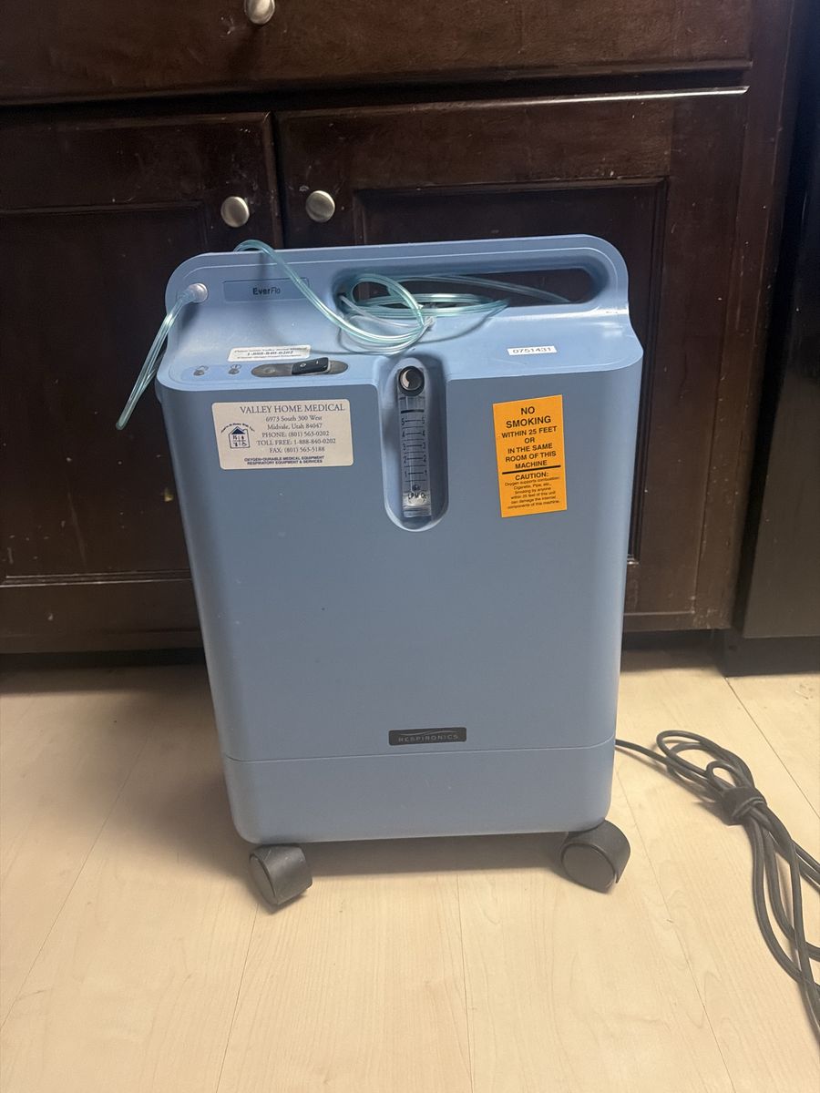 Respironics EverFlo Oxygen Concentrator - Home Medical Equipment
