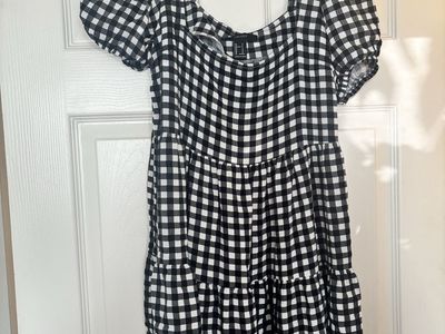 Forever 21 Black & White Gingham Puff Sleeve Tiered Mini Dress Size S