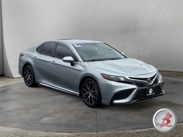 2022 Toyota Camry SE