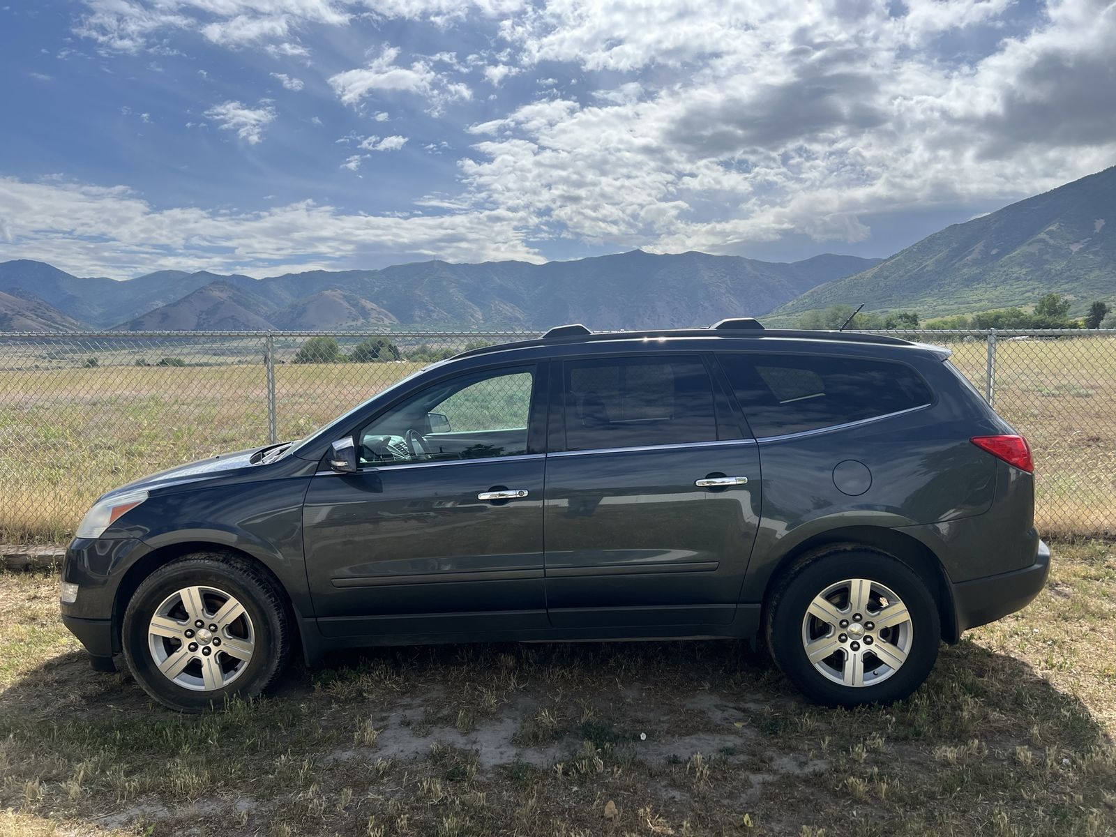 2010 Chevrolet Traverse LT Cloth