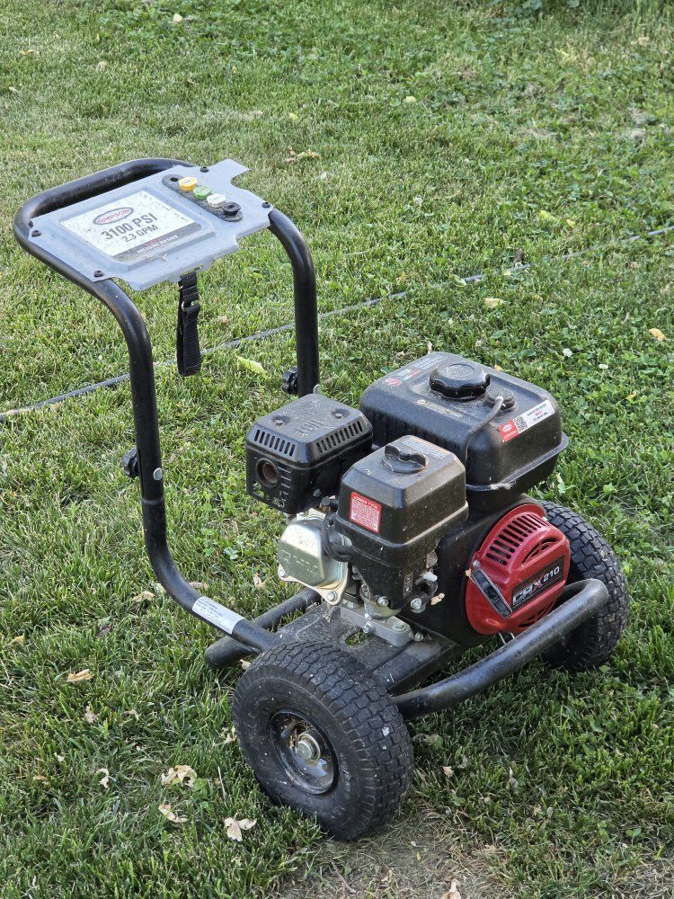 3100 PSI Simpson MegaShot Gas Pressure Washer