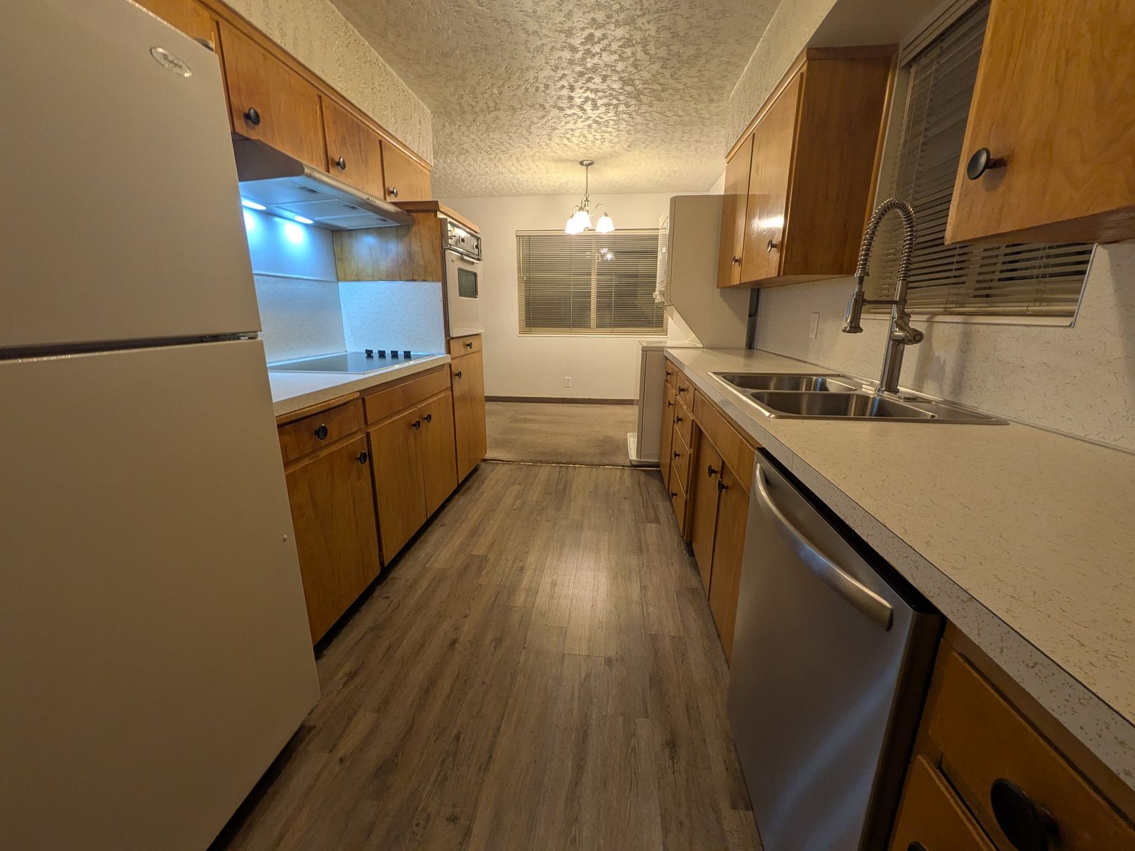 Main image 6