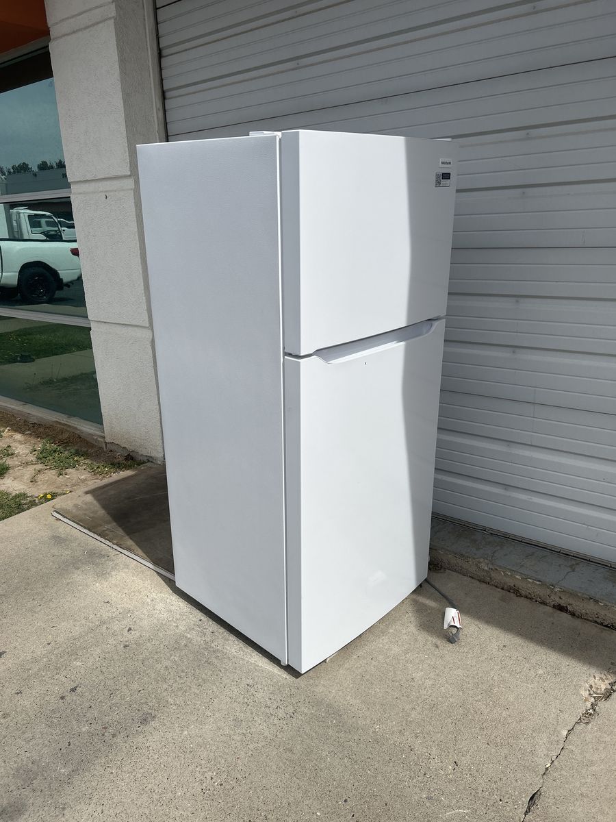 Fridgidaire Fridge