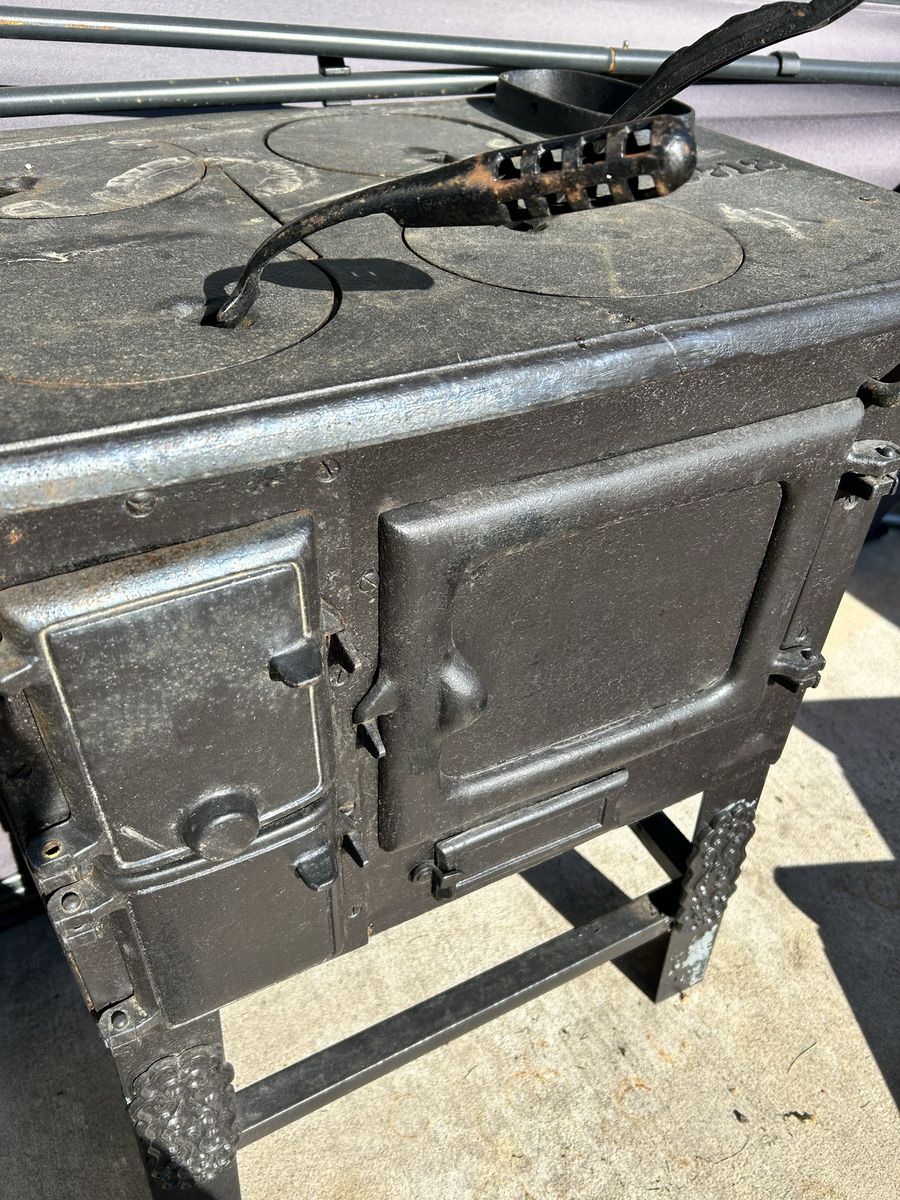 Cabin stove