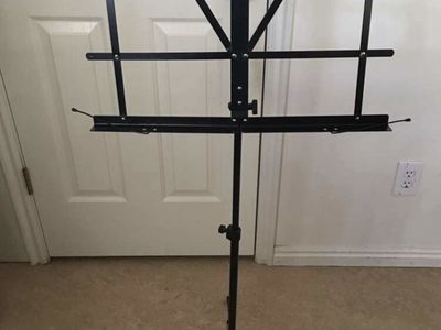 Nice Sturdy Portable / Foldable Music Stand