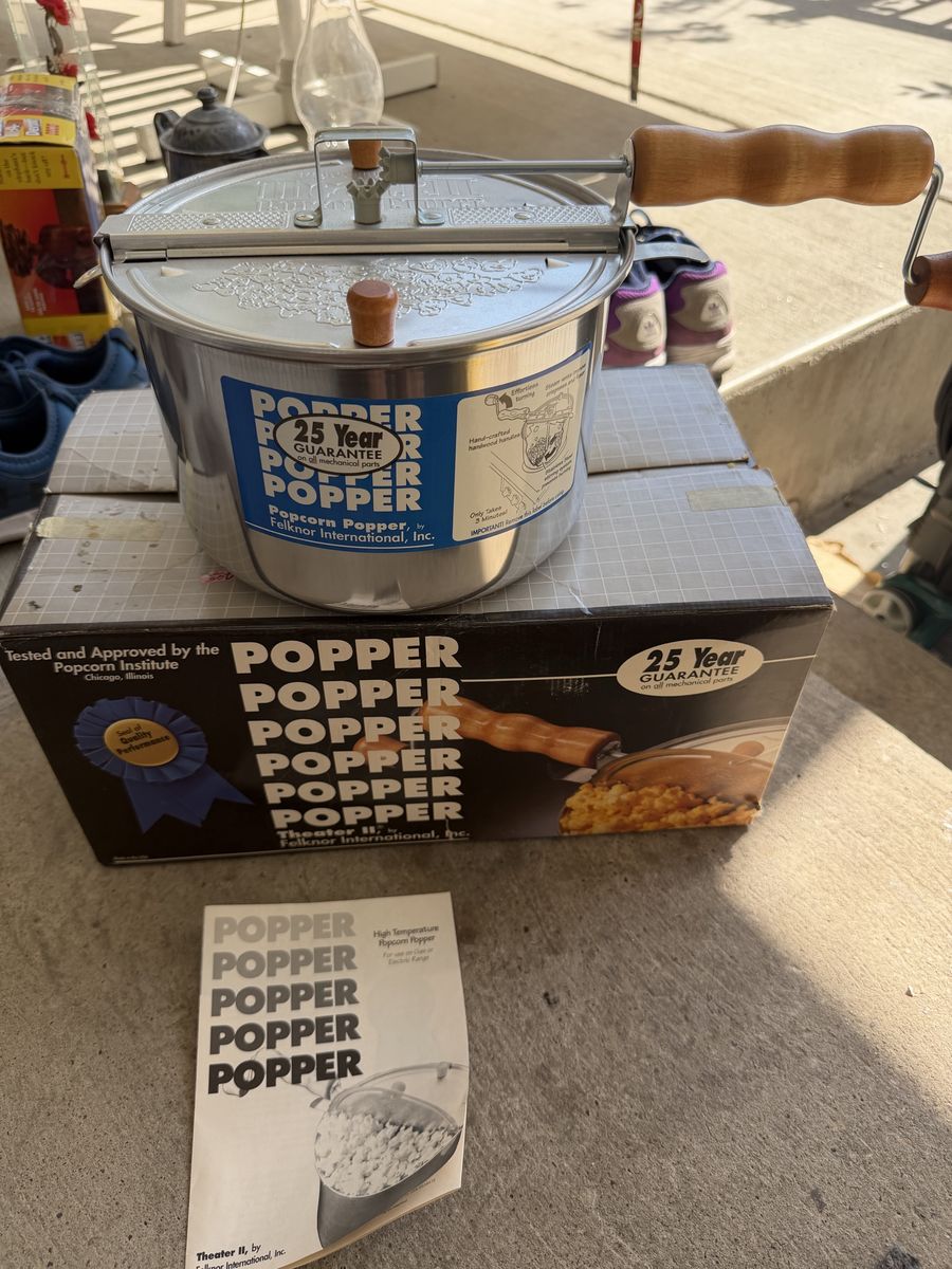 Fellnor International Inc. Stove Top Popcorn Popper with Hand-Crank Stirrer