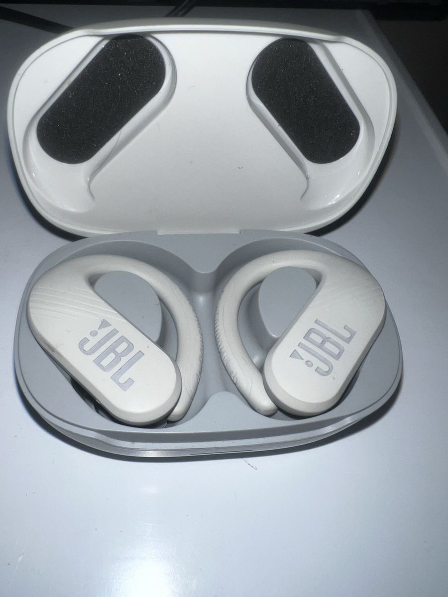 JBL head phones