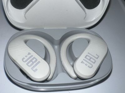 JBL head phones