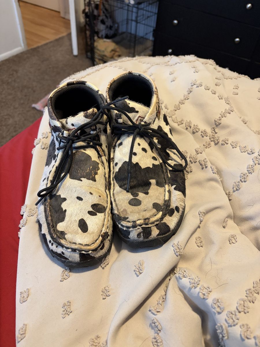 Cow print Twisted x moccasins
