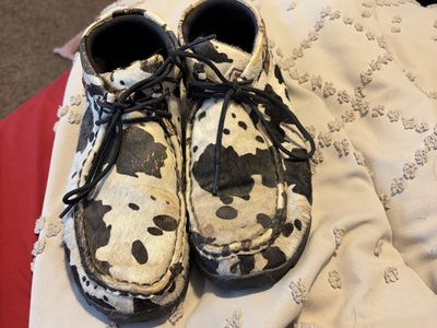 Cow print Twisted x moccasins