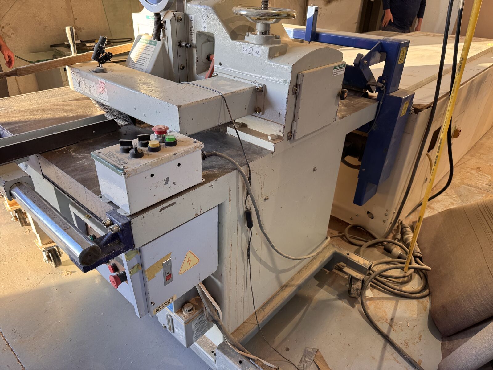 Rip Saw w/ Self-Return Conveyor Wood Shop