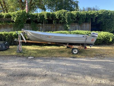 1983 7.5 hp Evinrude, Lowe 14 Skipper V and trailer