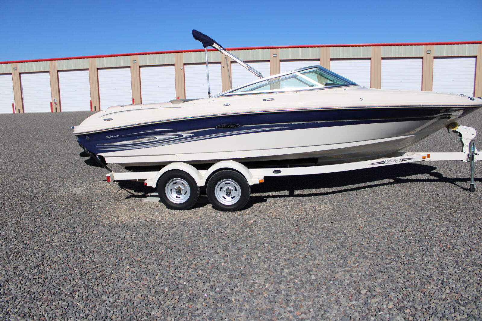 2005 Sea Ray 200 Sport  ( Nice Boat 30 Hours! )