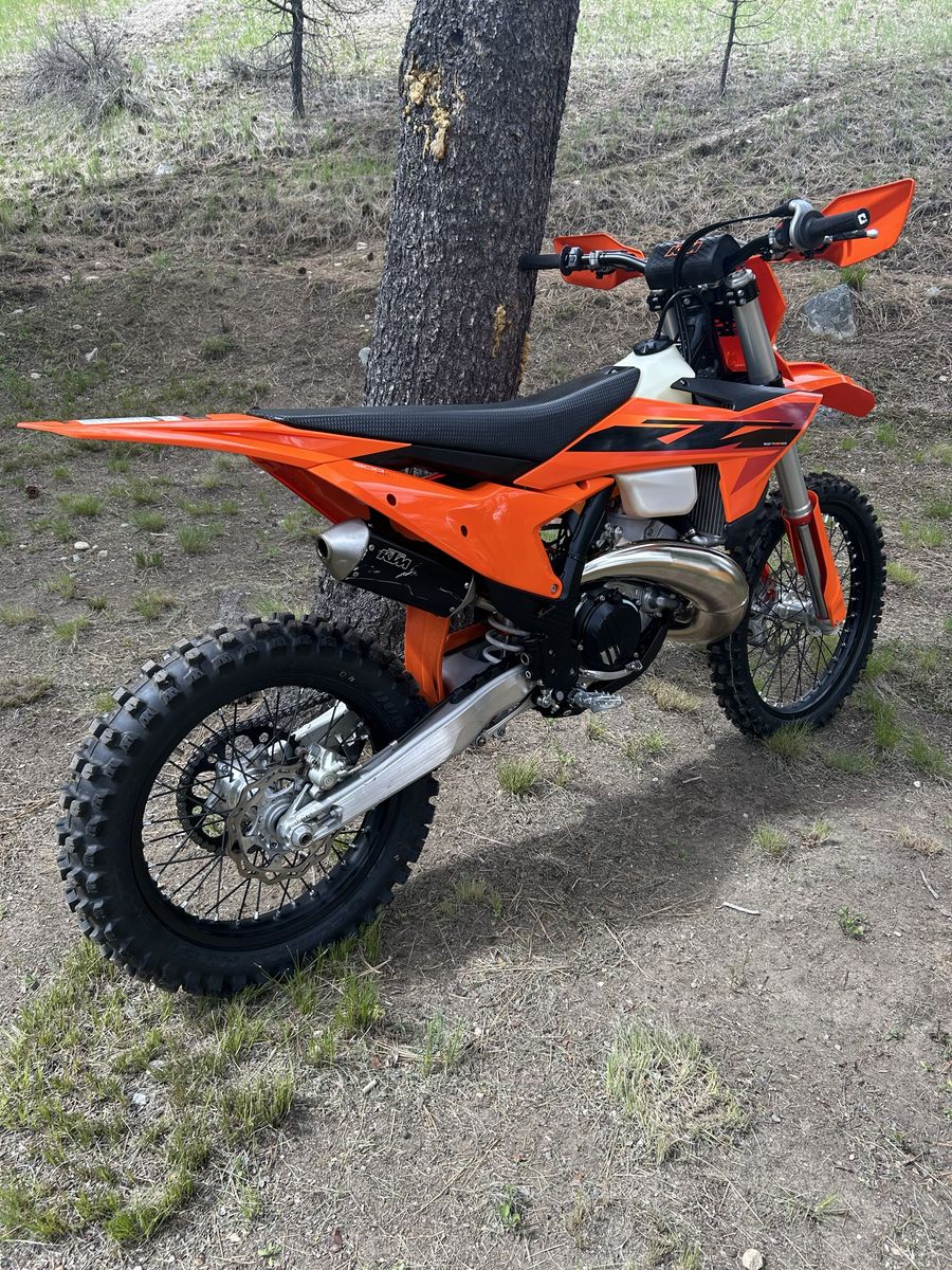 2025 KTM 300 xc (2 stroke)