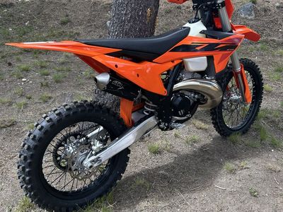 2025 KTM 300 xc (2 stroke)