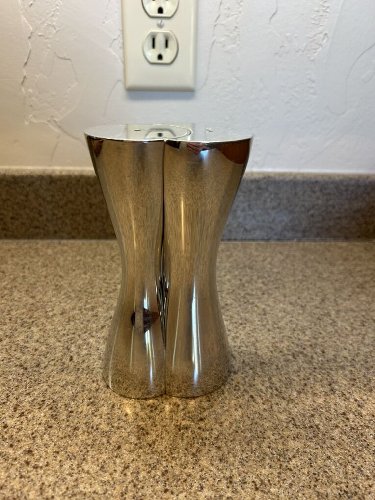 Nambe Kissing Salt And Pepper Shakers