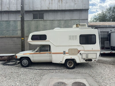 1985 TOYOTA PICKUP Base