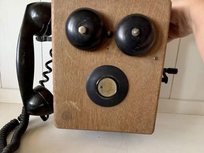 Vintage Wooden Wall Crank Telephone with Handset & Dual Bells – Rustic Display Decor