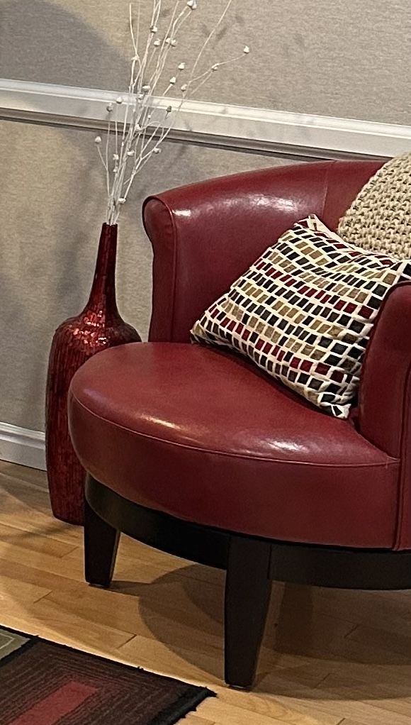 Red Leather Swivel Armchair - Comfortable & Stylish Living Room Furniture (Located in American Fork)