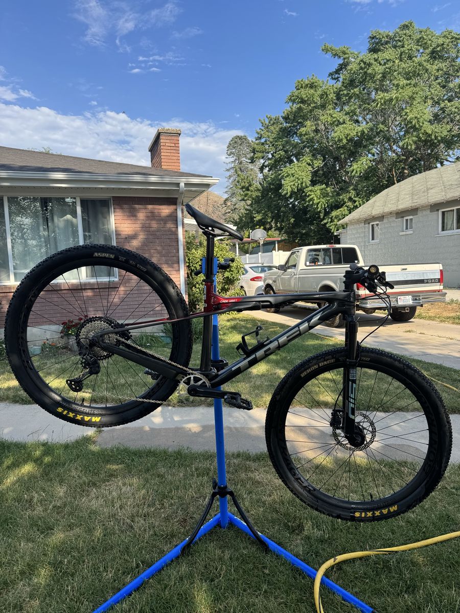 2022 Trek Supercaliber 9.7
