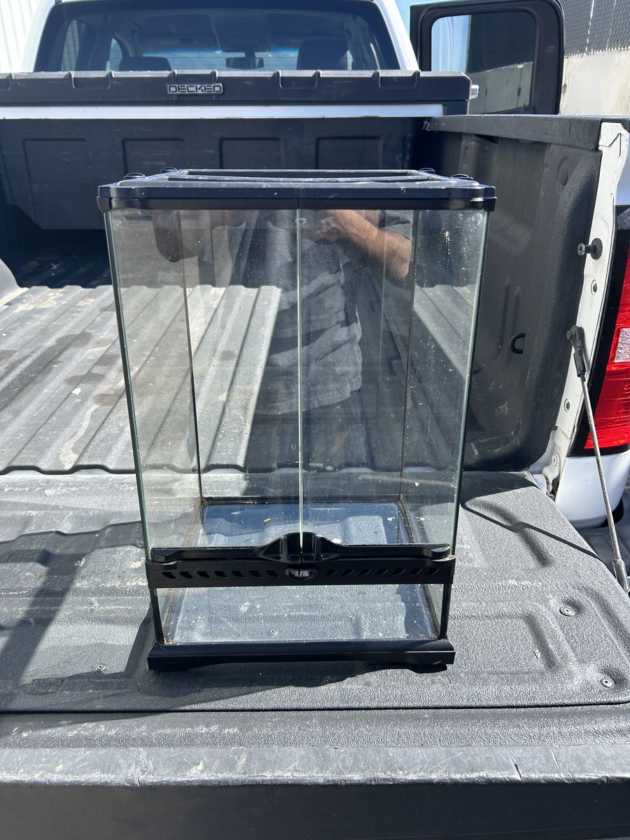 12"x12"x18" Exoterra Terrarium
