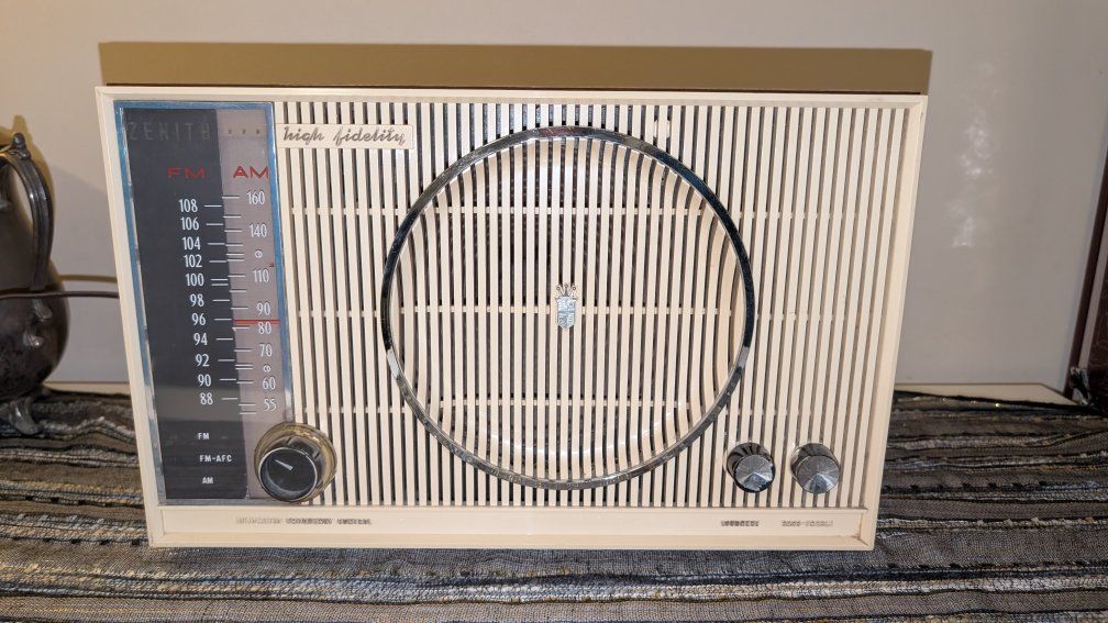 Working Vintage Zenith S-53555 X338 AM FM Wood Cabinet Tube Radio High Fidelity