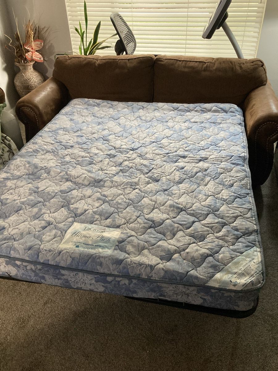 LaCrosse Ultima Plush Queen Hideaway Sofa Bed - Brown Fabric, Barely Used