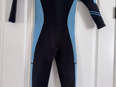 Kids wetsuit size XL