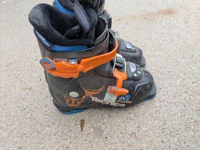 kids ski boots, size 19.5