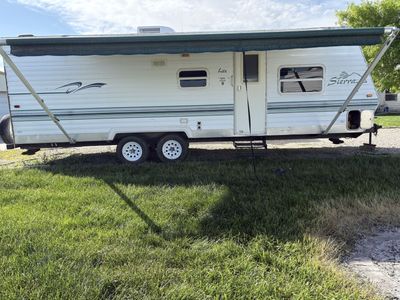 2001 Forest River Sierra Lite 24 Ft w/bunks