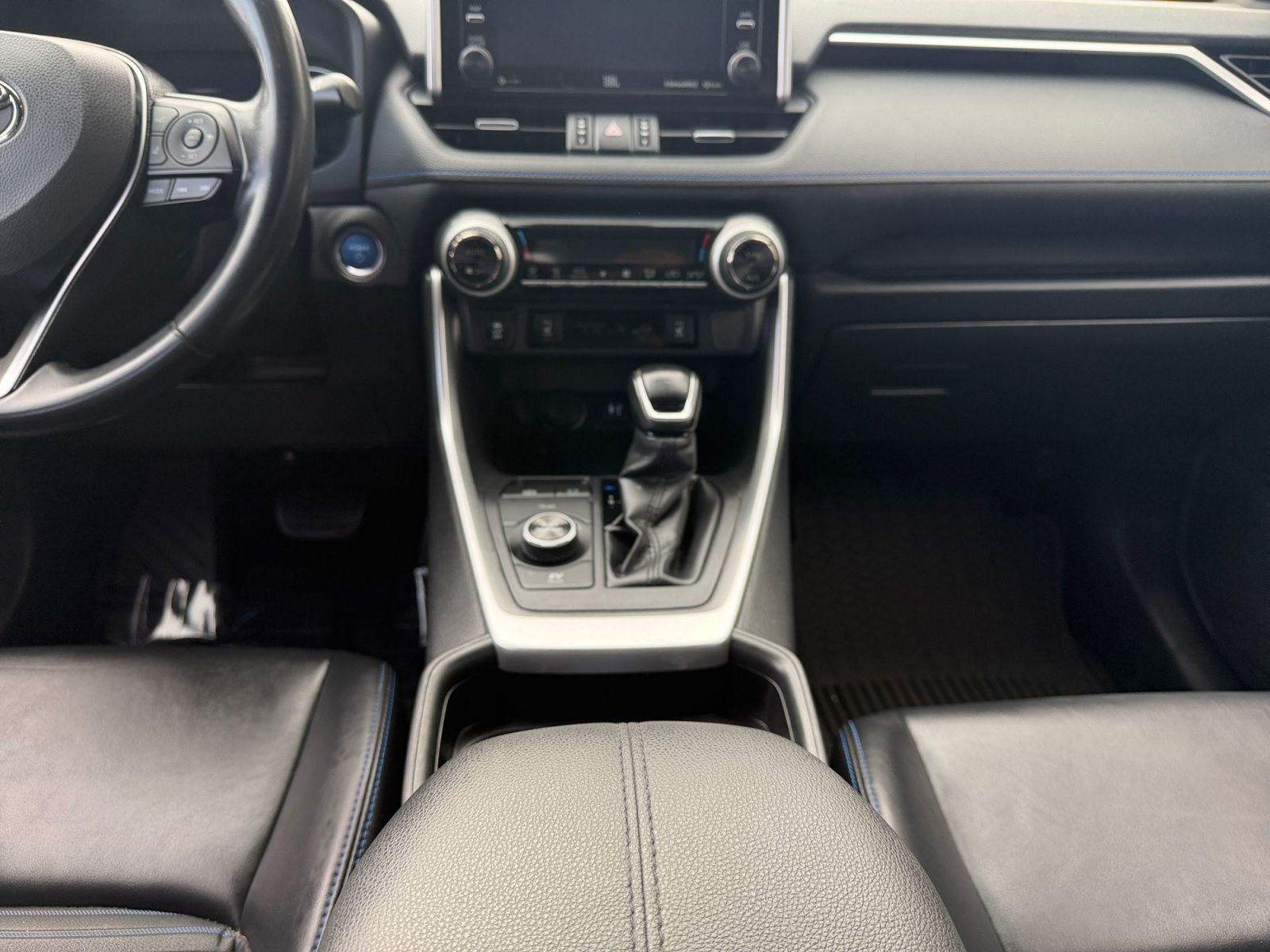 Main image 11