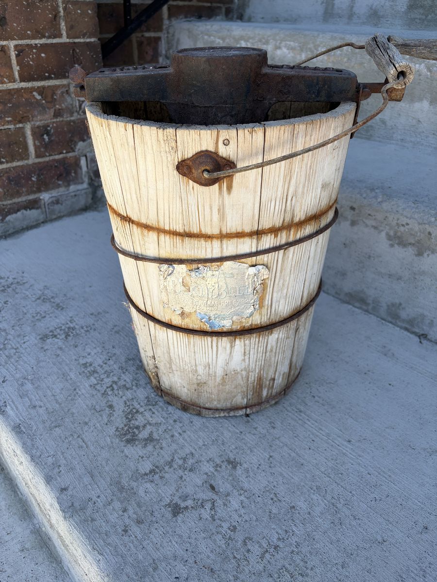 Antique Dazey Dixie Belle Ice Cream Maker Cast Iron Hand Crank Wood Bucket Vintage Kitchen