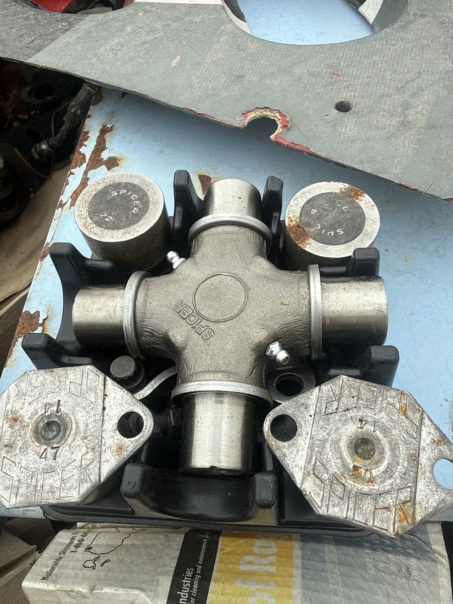 Spicer U-Joint Universal Joint Driveline Component - Used, Good Condition