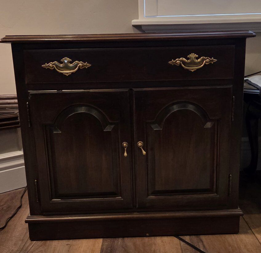 Ethan Allen End table