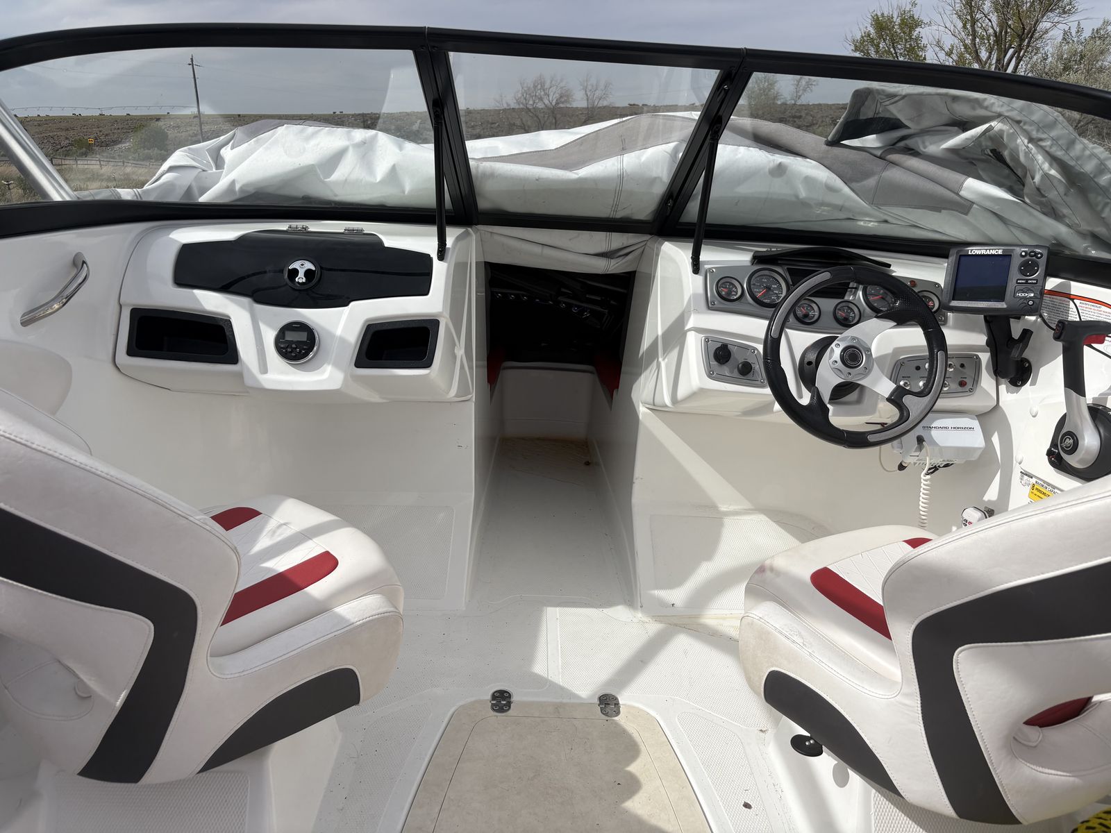 2018 Tahoe 500 TS 200 Horse Power 22 Length, 2018 TrailStar Tandem Axle Boat Trailer