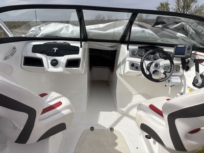 2018 Tahoe 500 TS 200 Horse Power 22 Length, 2018 TrailStar Tandem Axle Boat Trailer