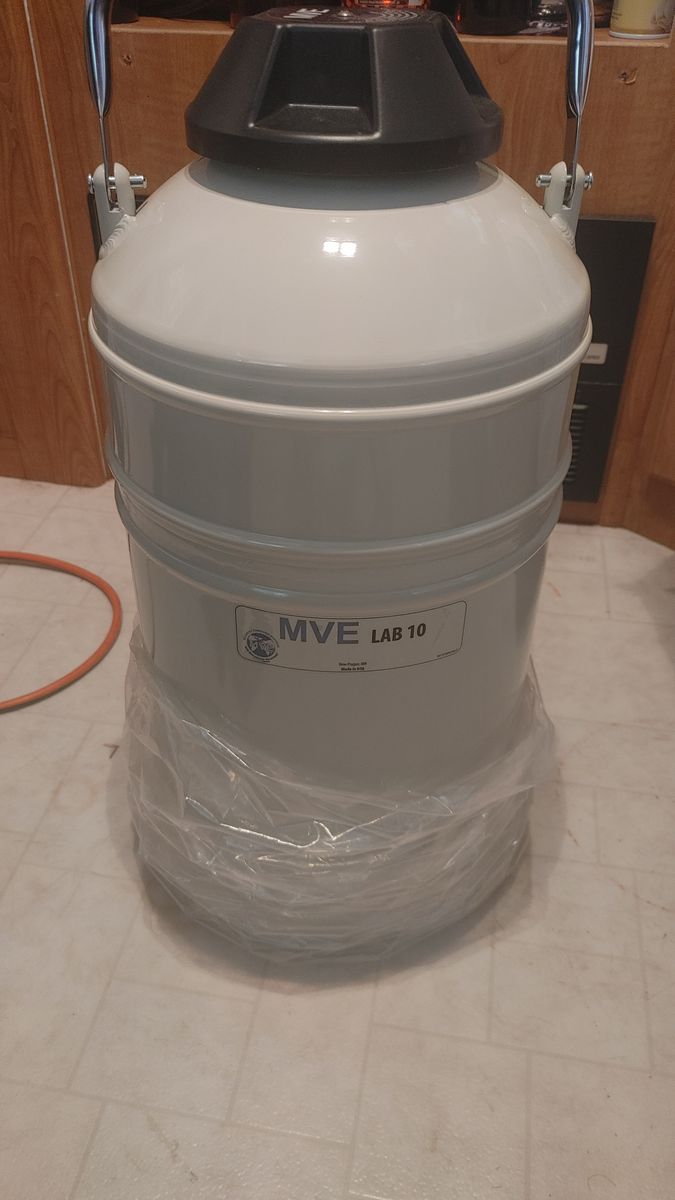 MVE Lab 10L Liquid Nitrogen Dewar! BRAND NEW!