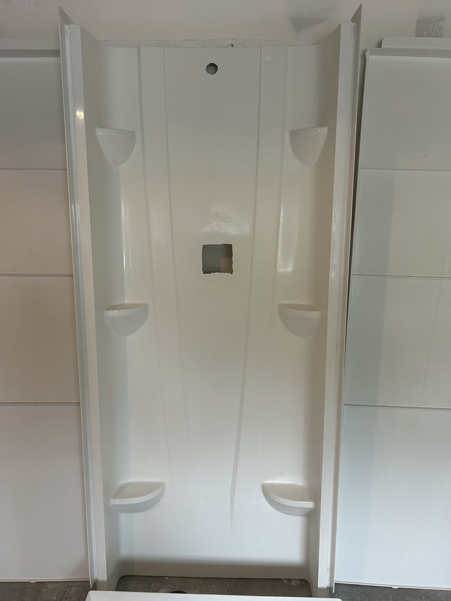 Corner Shower Kit like New 32”x32”