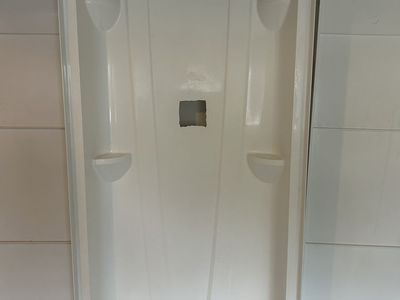 Corner Shower Kit like New 32”x32”