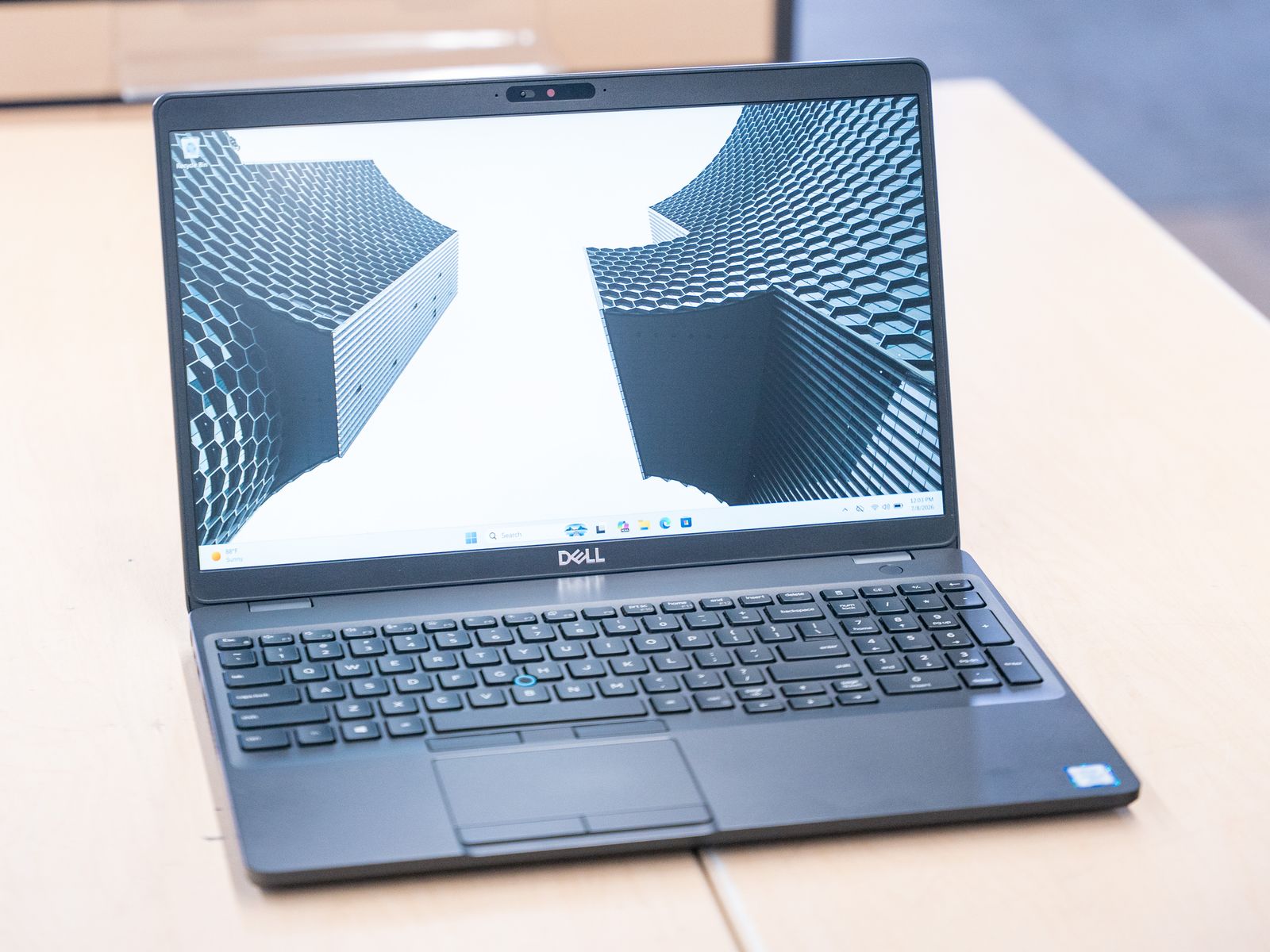 Dell Precision 3540 i5-8365U 512GB SSD 16GB RAM WX 2100 GPU 1080p Screen Windows 11 Laptop