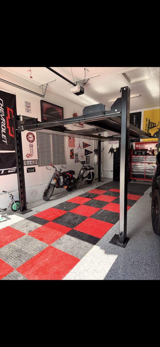 Tuxedo 8,000lb Heavy Duty 4-Post Car Lift - Garage Storage/Mechanic Lift