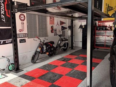 Tuxedo 8,000lb Heavy Duty 4-Post Car Lift - Garage Storage/Mechanic Lift