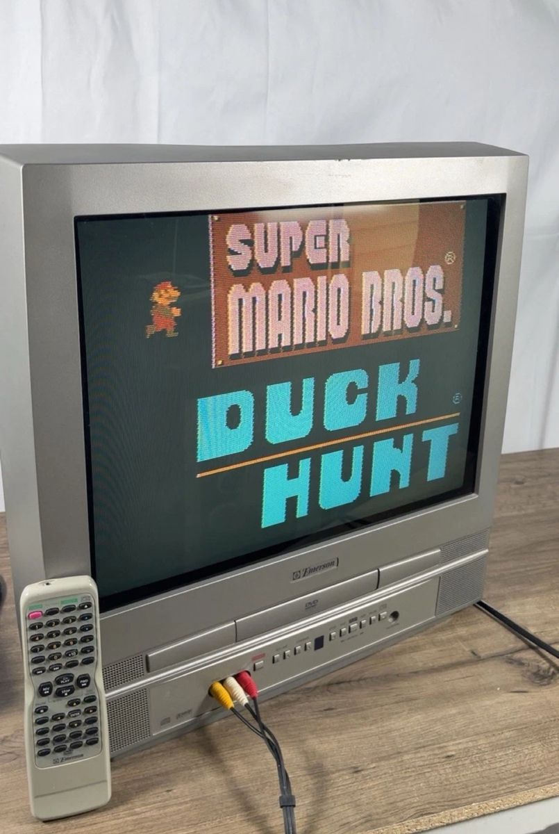 VTG '04 Emerson 20in Retro Gaming CRT TV DVD Combo