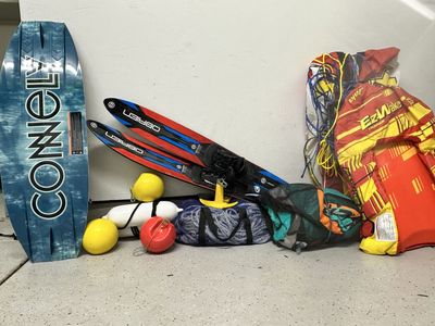 Boating accessories, Wakeboard, Skis