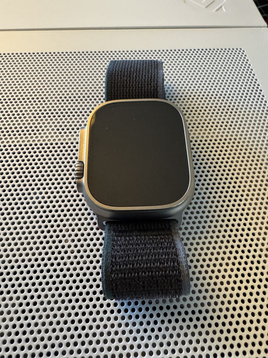 Apple Watch Ultra - 49mm - With Cellular