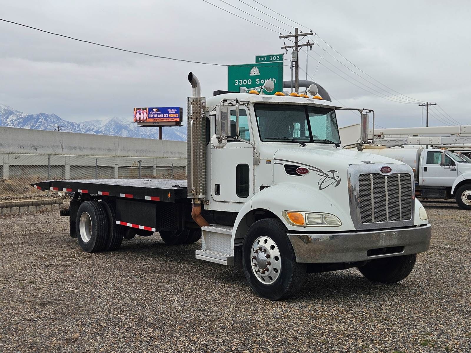 2008 Peterbilt 335 Rollback Tow Truck