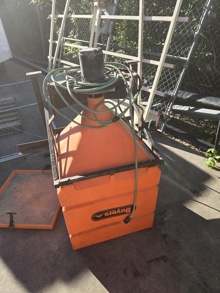 truck salt spreader
