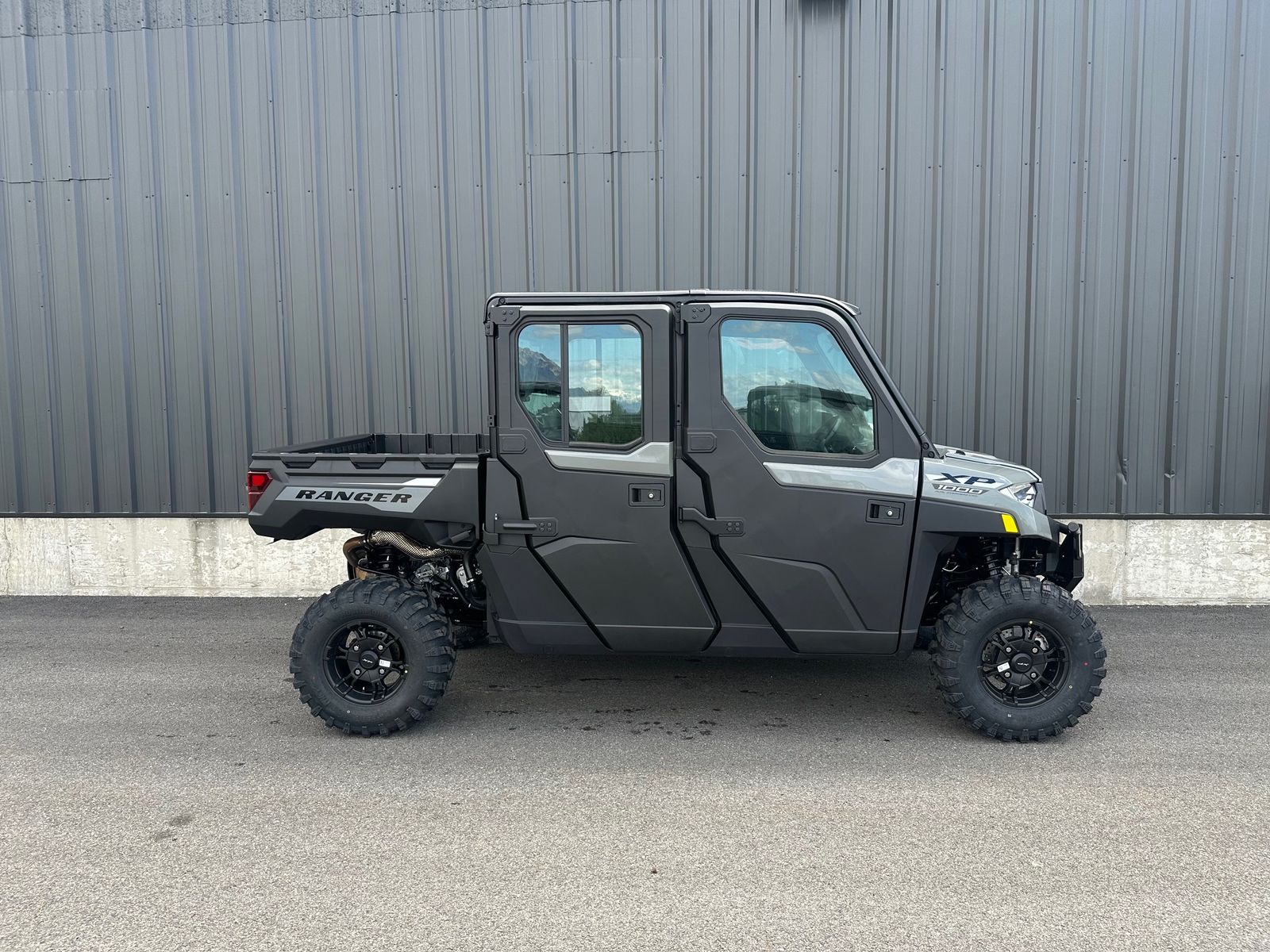 2027 Polaris RANGER CREW XP 1000 CAB Avalanche Gra