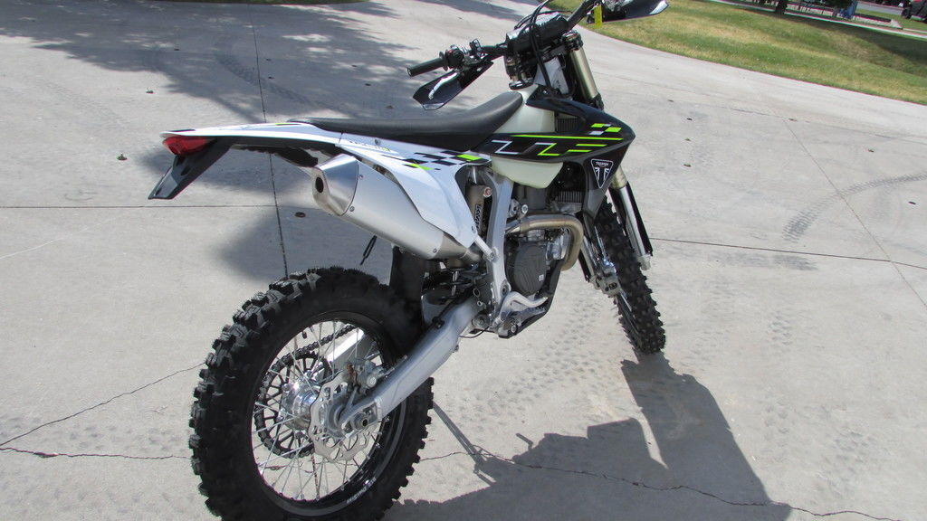 2026 Triumph TF 450-E Jet Black/Pure White